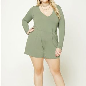 Plus long sleeve romper in green